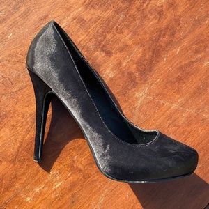 BLACK SATIN STILETTO PUMPS